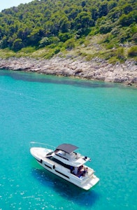Ferretti 43 maximu guest cruising capacity is 16 but we recommend this boat for groups 14-16 persons.