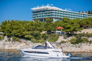  Jeanneau Leader 30 Outboard rent in Dubrovnik