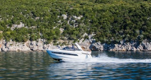  Jeanneau Leader 30 Outboard maximu guest cruising capacity is 8 but we recommend this boat for groups 2-6 persons.
